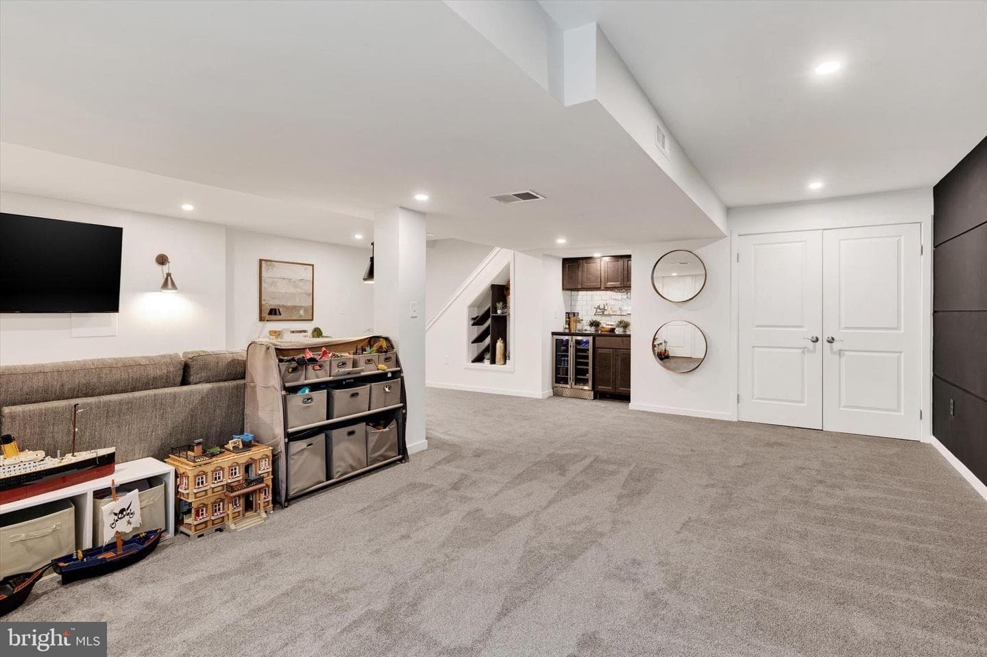 226 Loghes Drive photo 44
