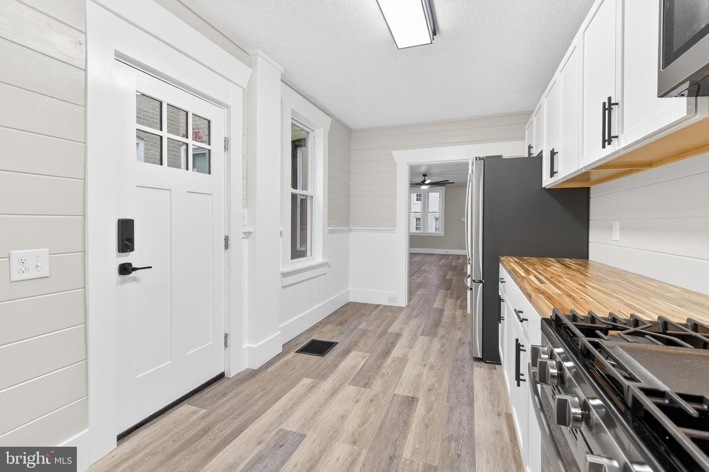 345 Beaver Street photo 16