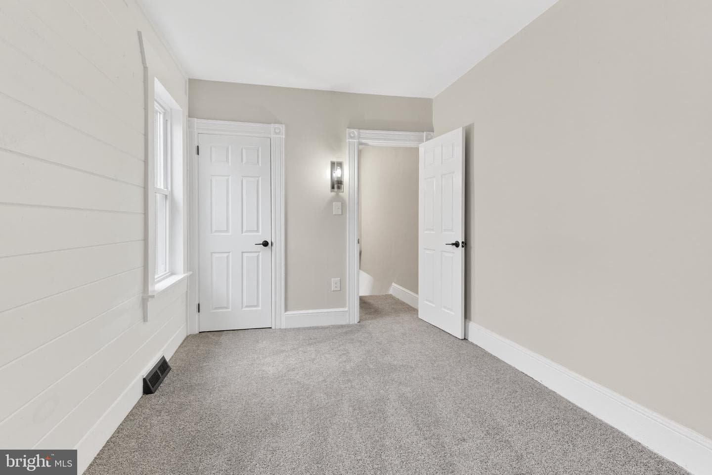 345 Beaver Street photo 21