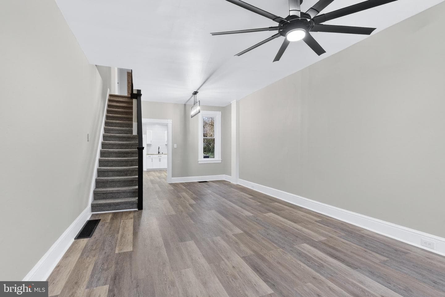 345 Beaver Street photo 7