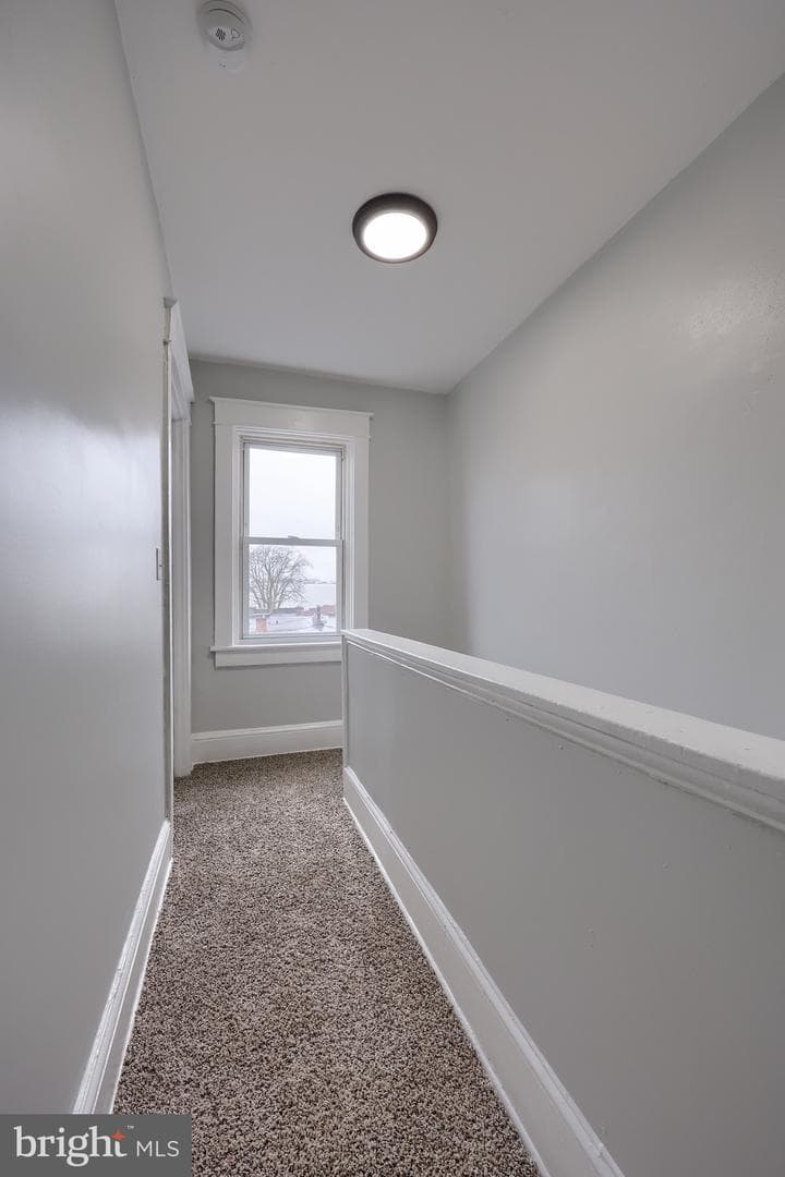 627 E Madison Street photo 21