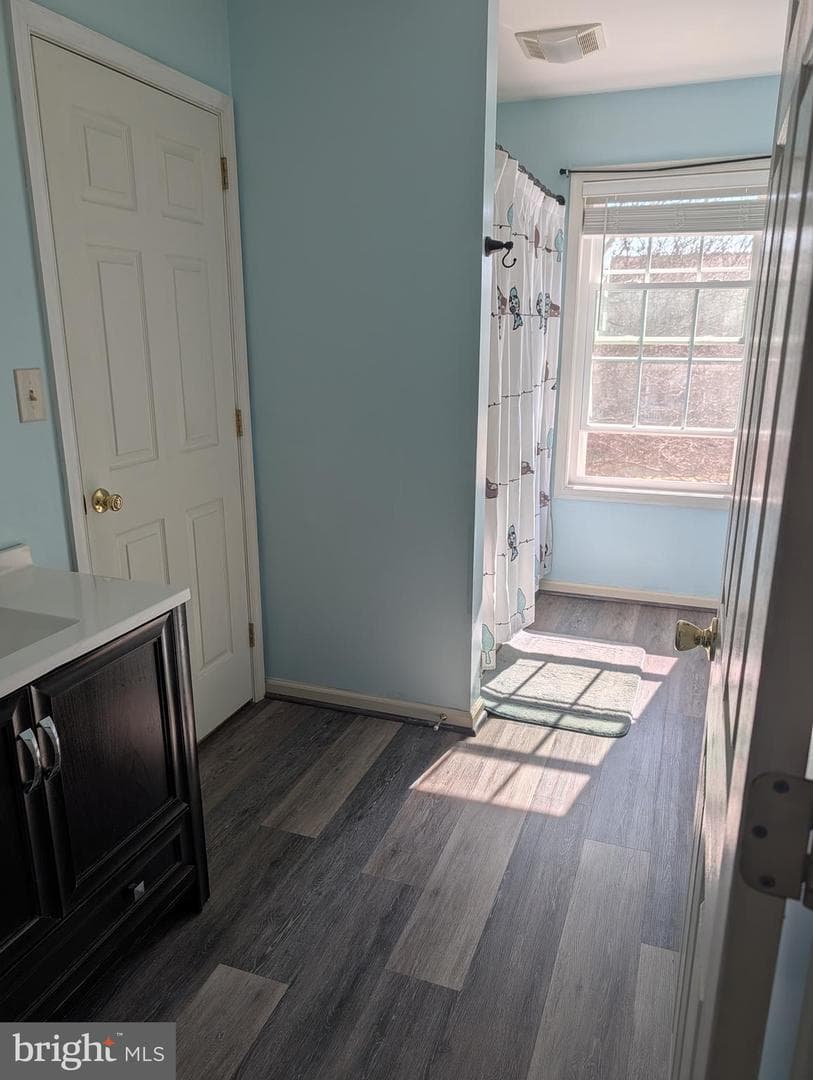 404 Tanger Street photo 12