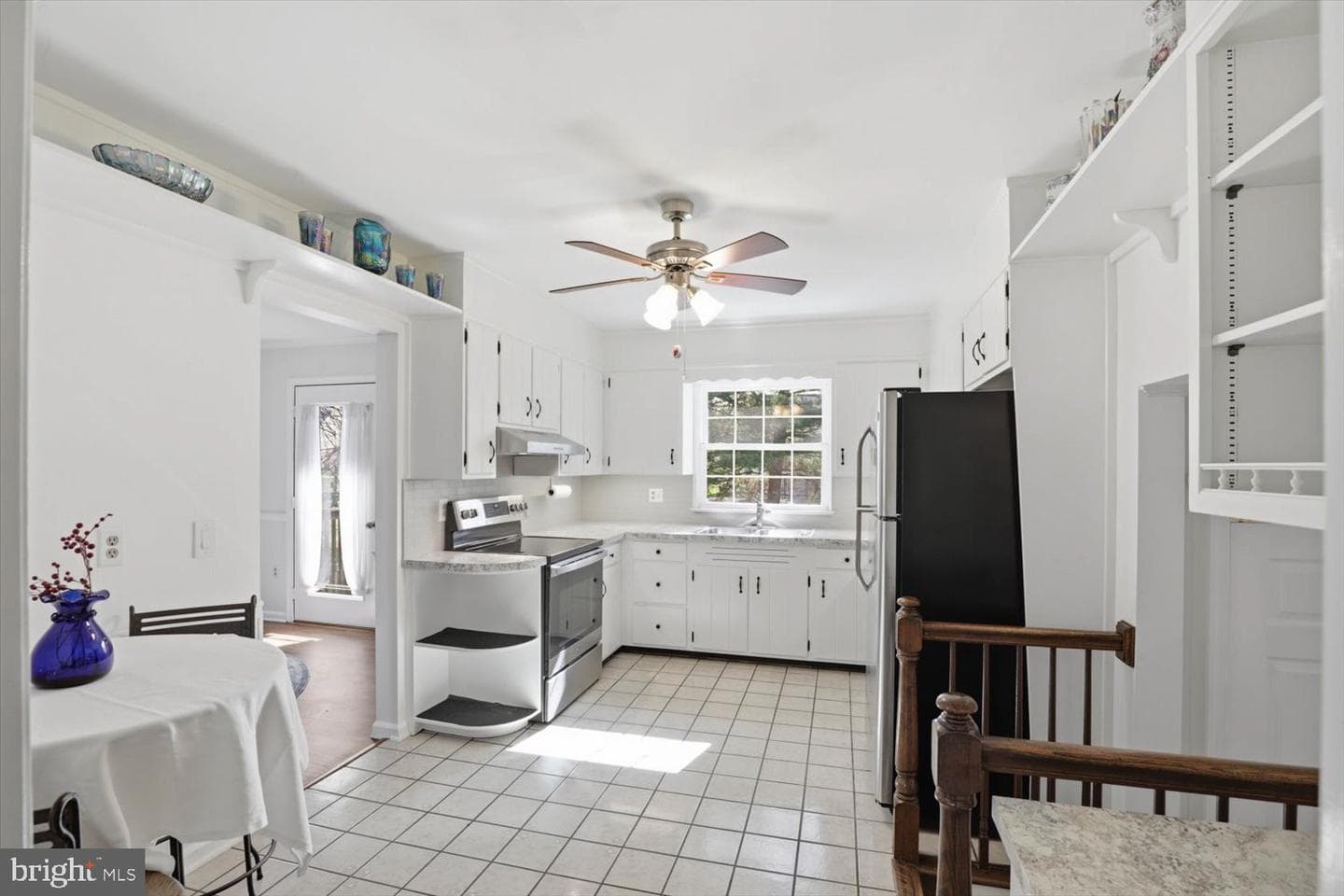 325 Balmer Road photo 7