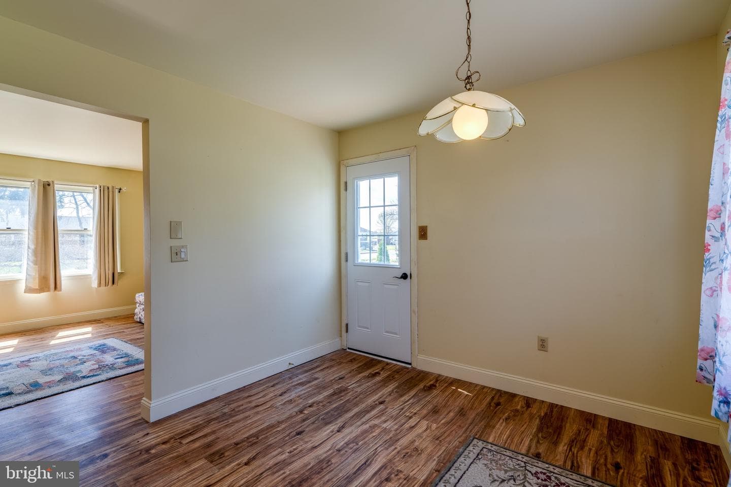 533 Martin Avenue photo 11