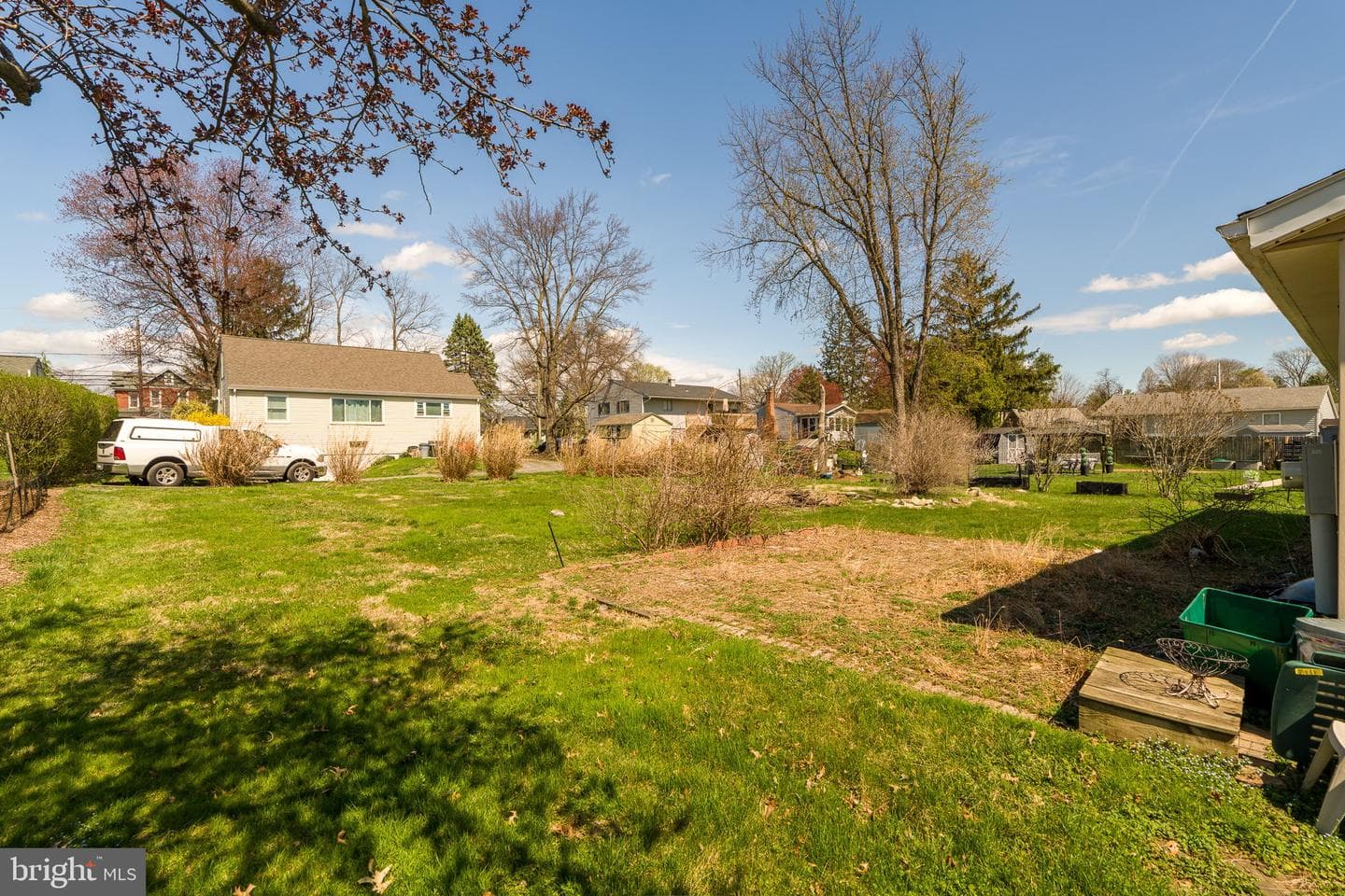 533 Martin Avenue photo 3