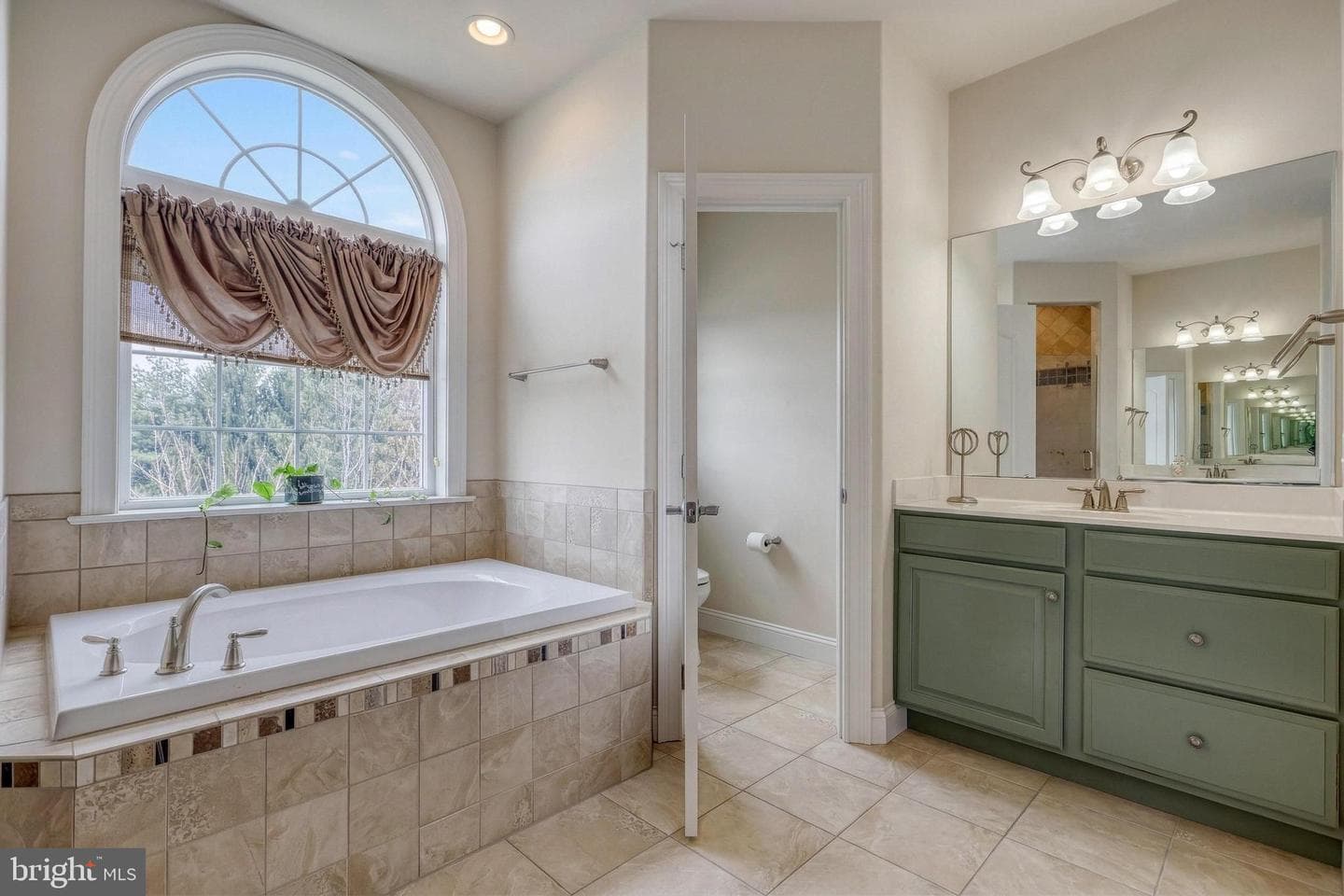395 Ecker Drive photo 47