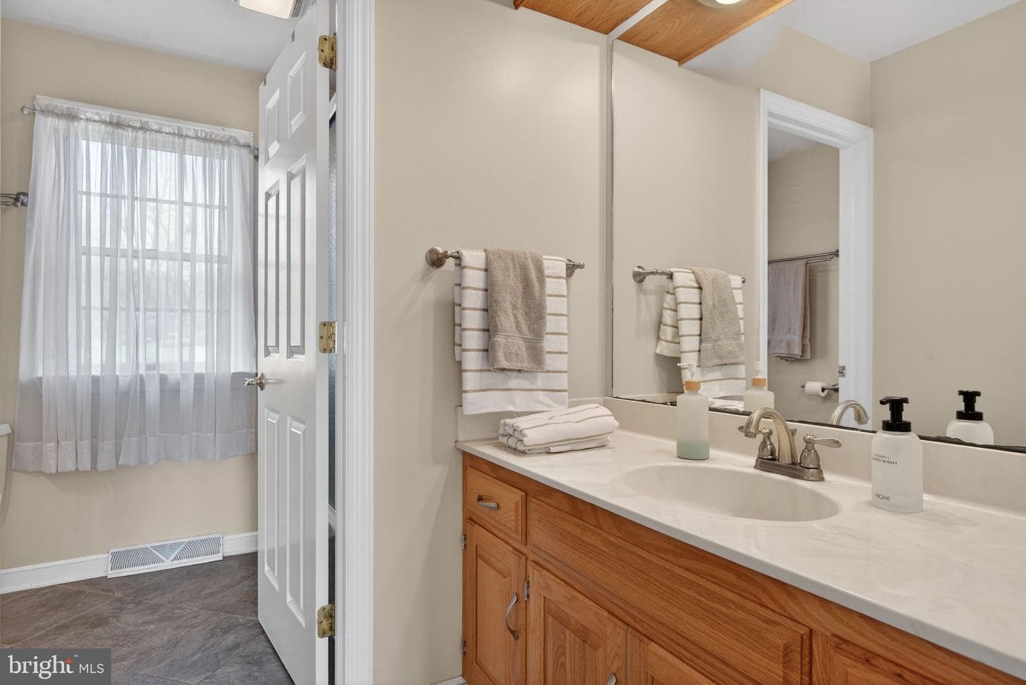 820 Paddington Drive photo 47