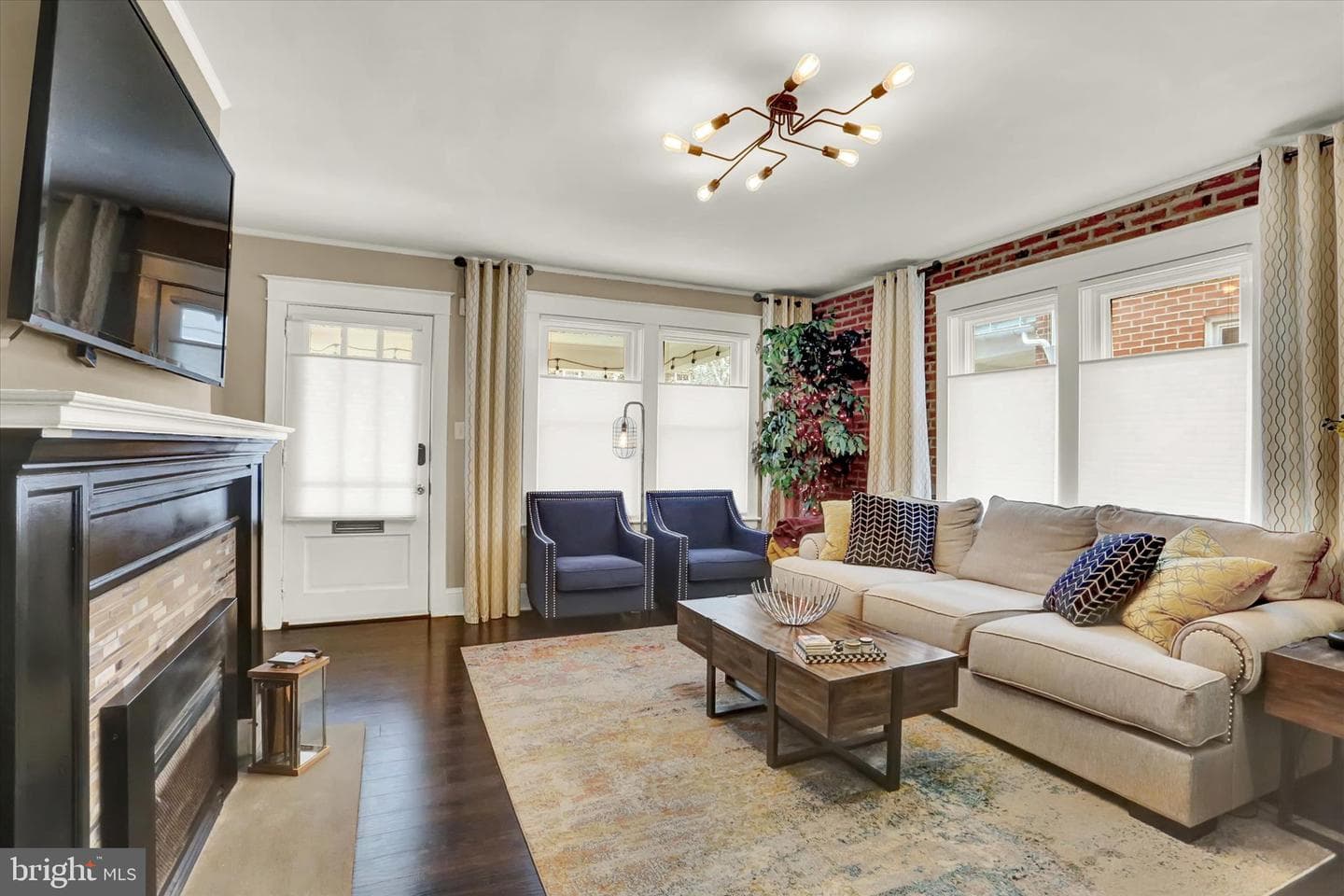 1028 W Clay Street photo 6