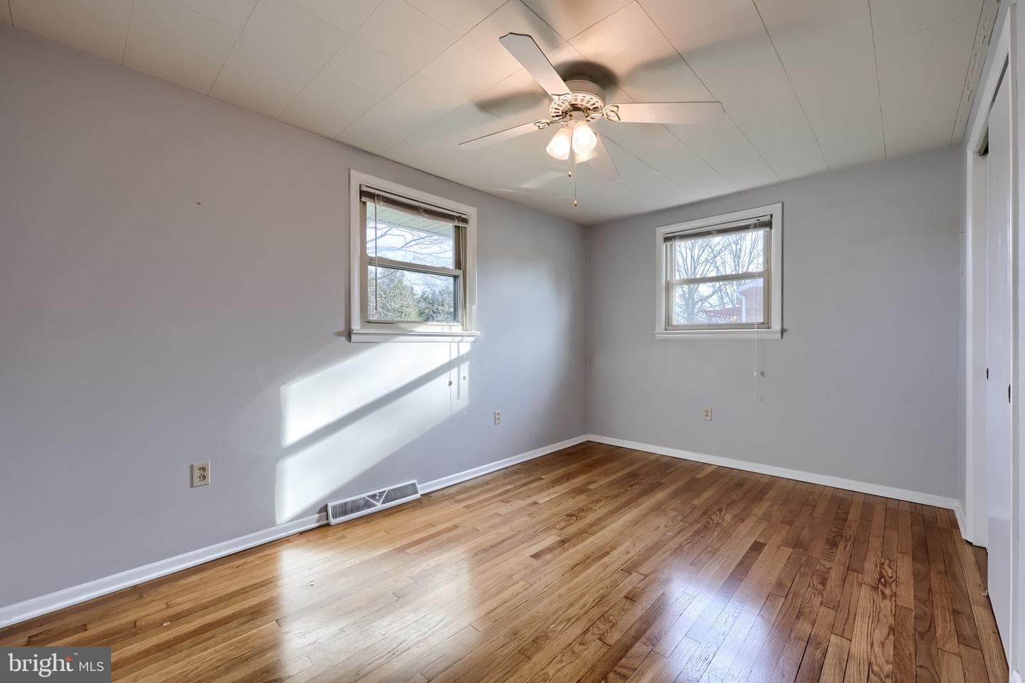 299 Rolling Terrace photo 25