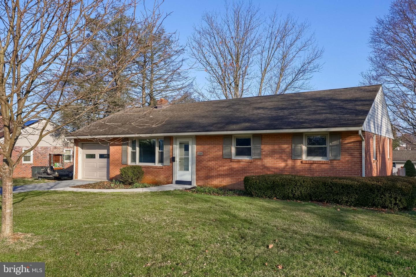 299 Rolling Terrace photo 5