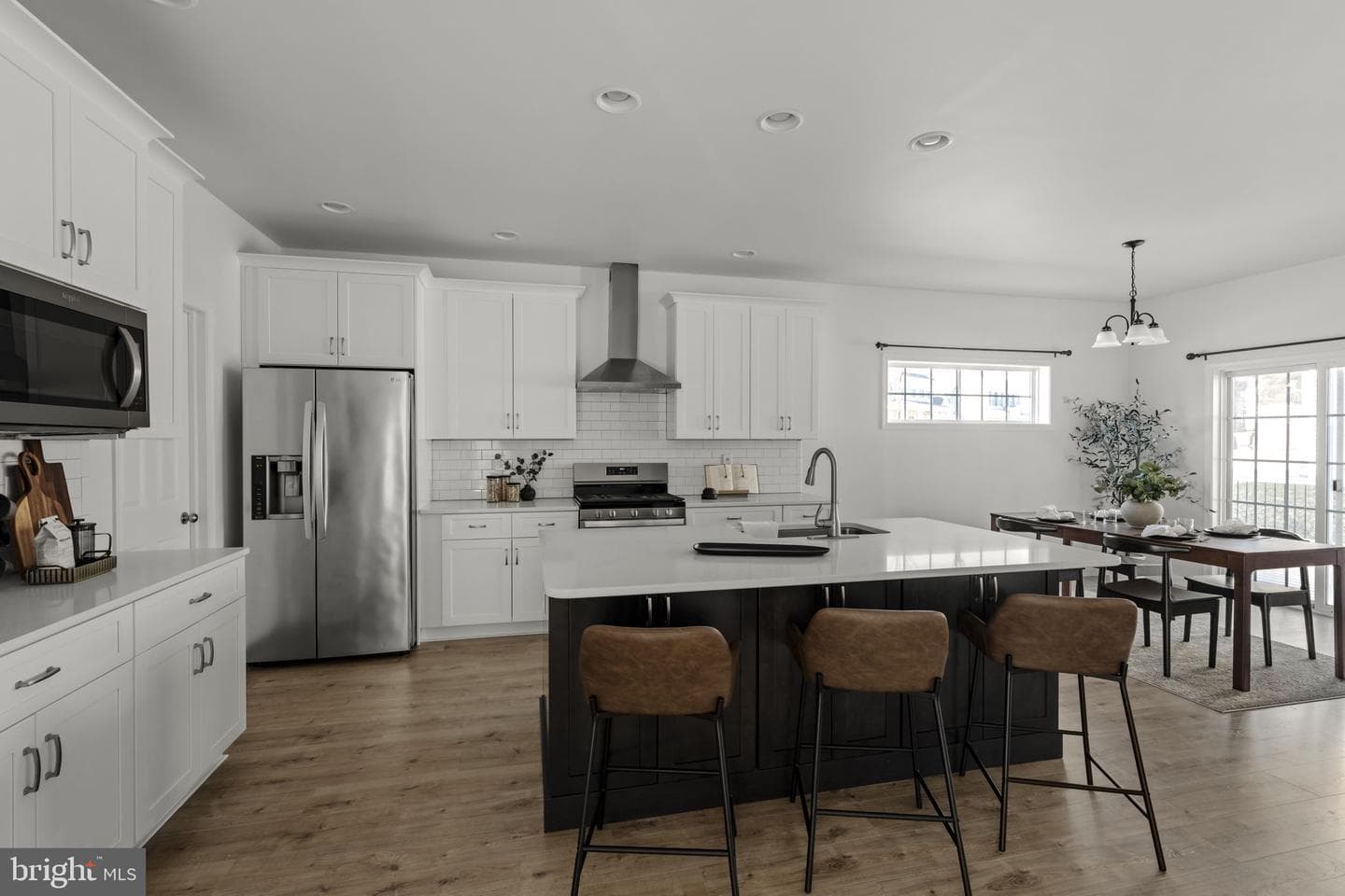 586 Stockdale Drive photo 6
