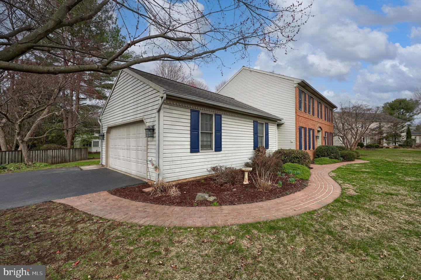 131 Milton Circle photo 4