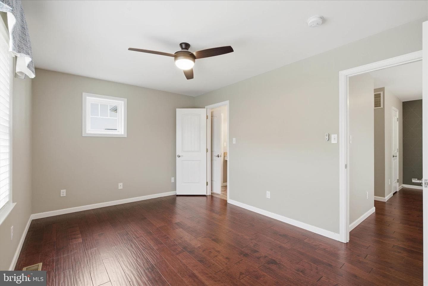 664 Richmond Drive photo 25