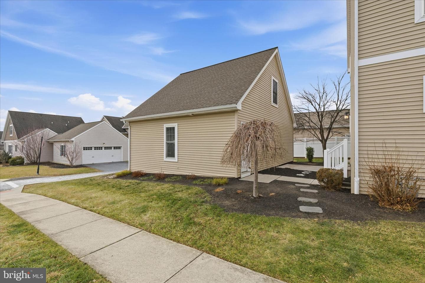 664 Richmond Drive photo 48
