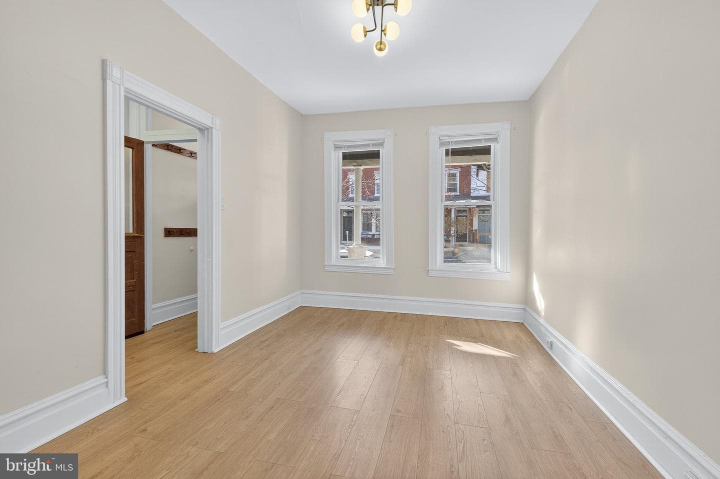 239 Elm Street photo 6