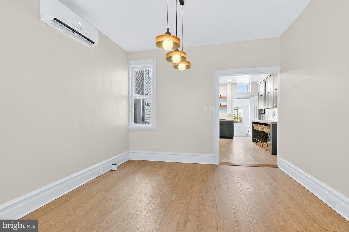 239 Elm Street photo 9