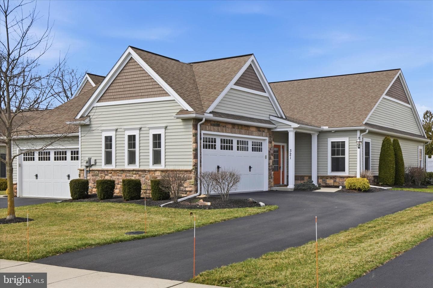 321 Pin Oak Drive photo 3