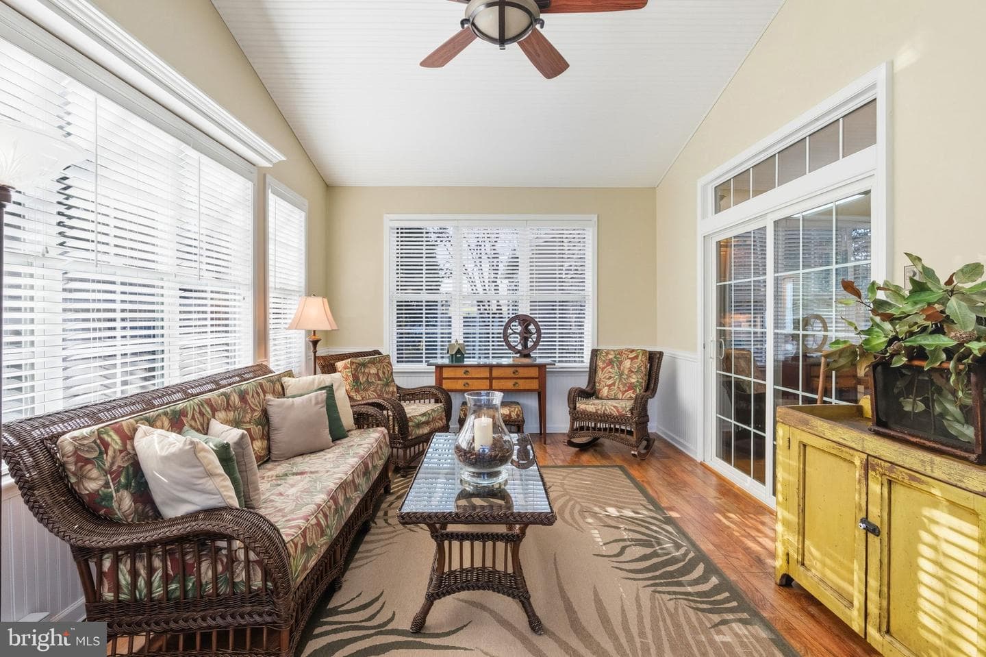 94 Green Lane photo 25