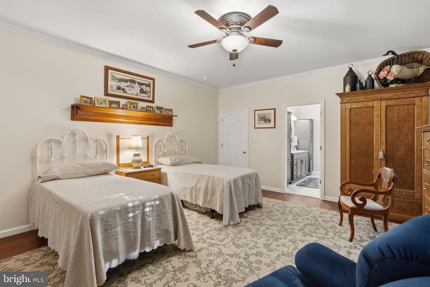 94 Green Lane photo 31