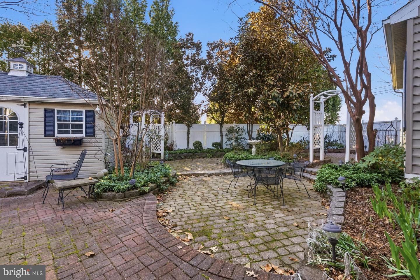 94 Green Lane photo 50