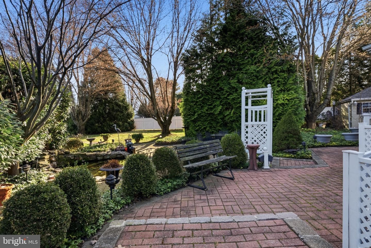 94 Green Lane photo 51