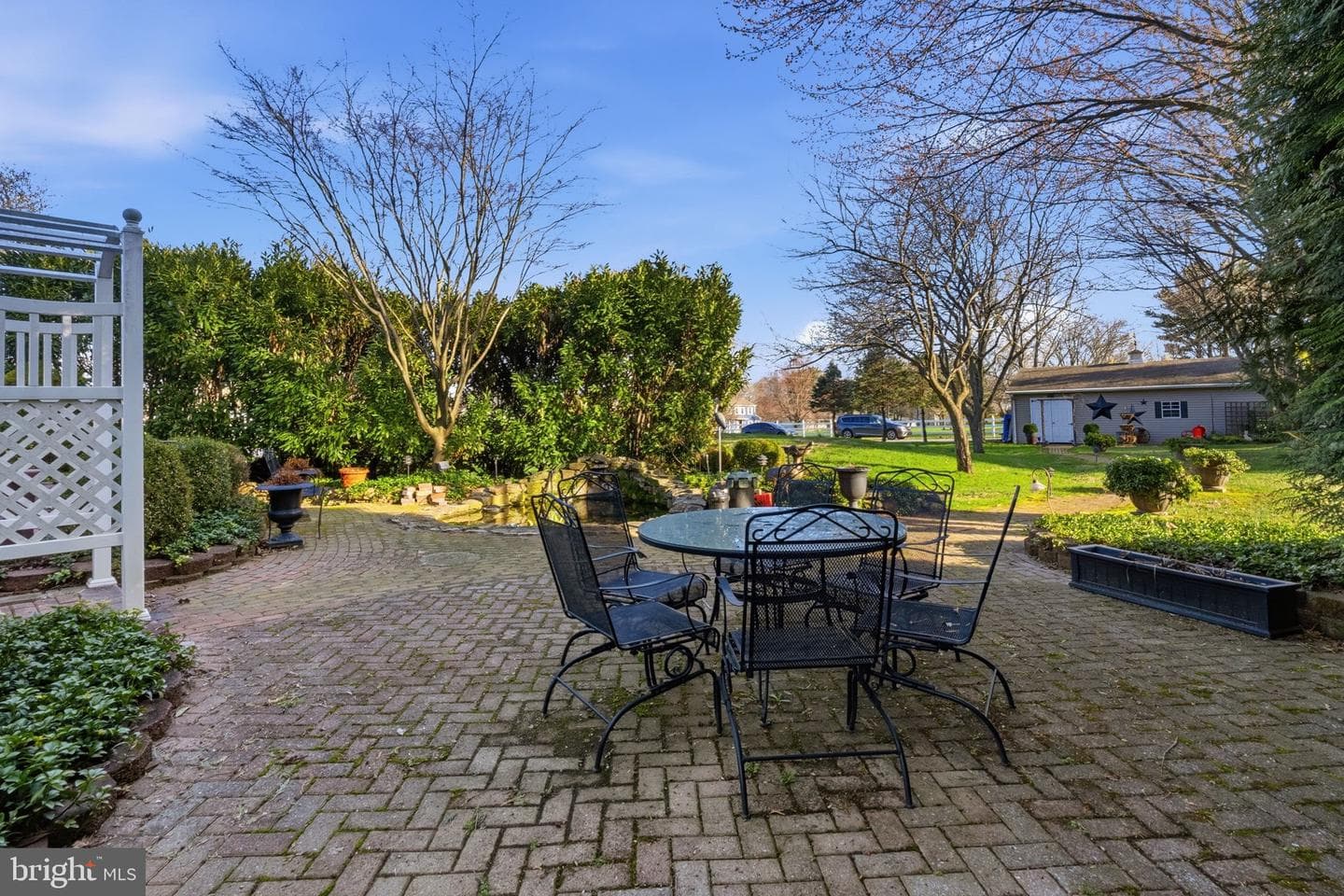 94 Green Lane photo 53