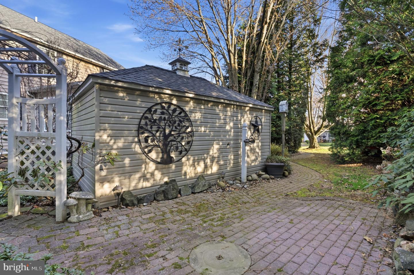 94 Green Lane photo 55