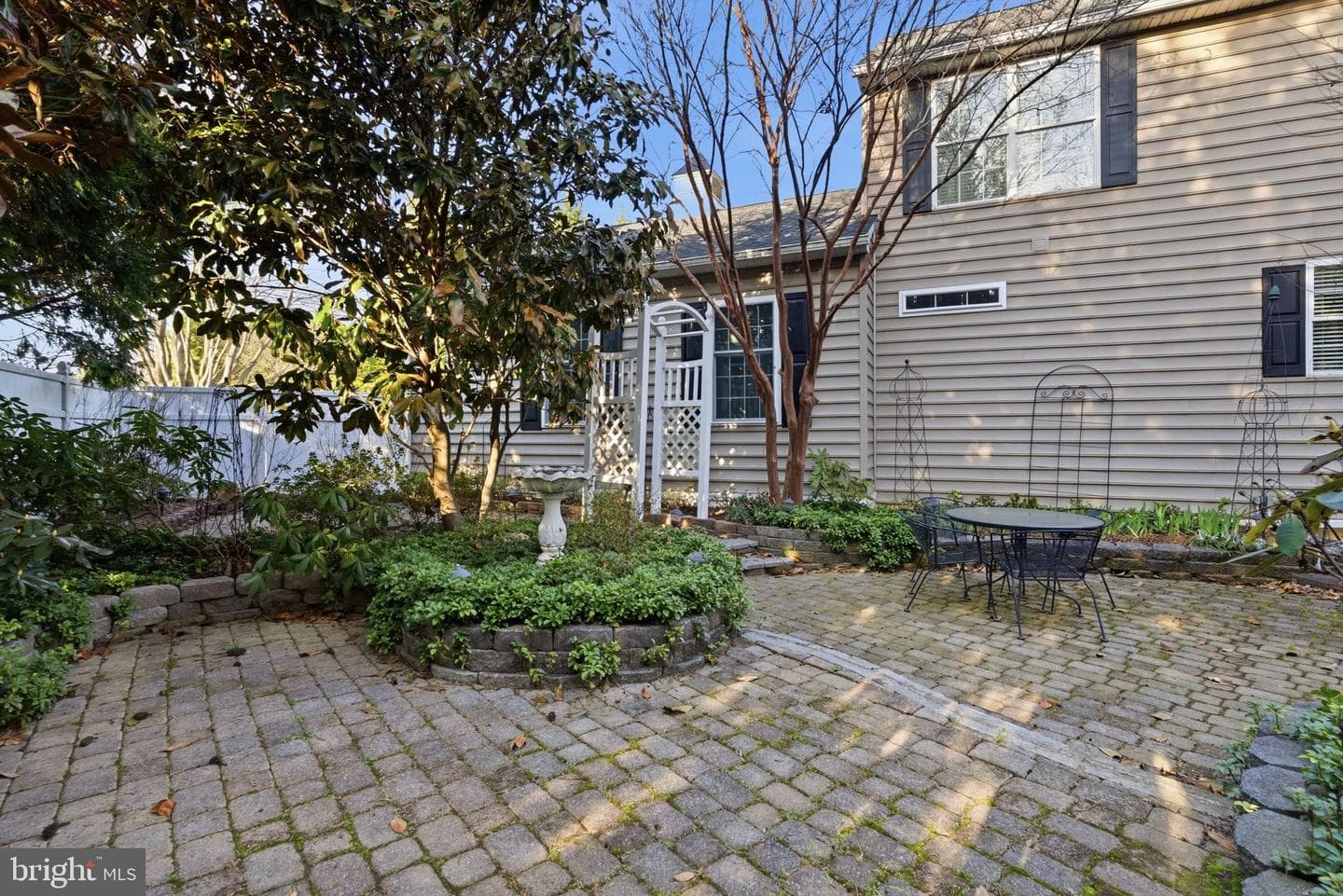 94 Green Lane photo 56