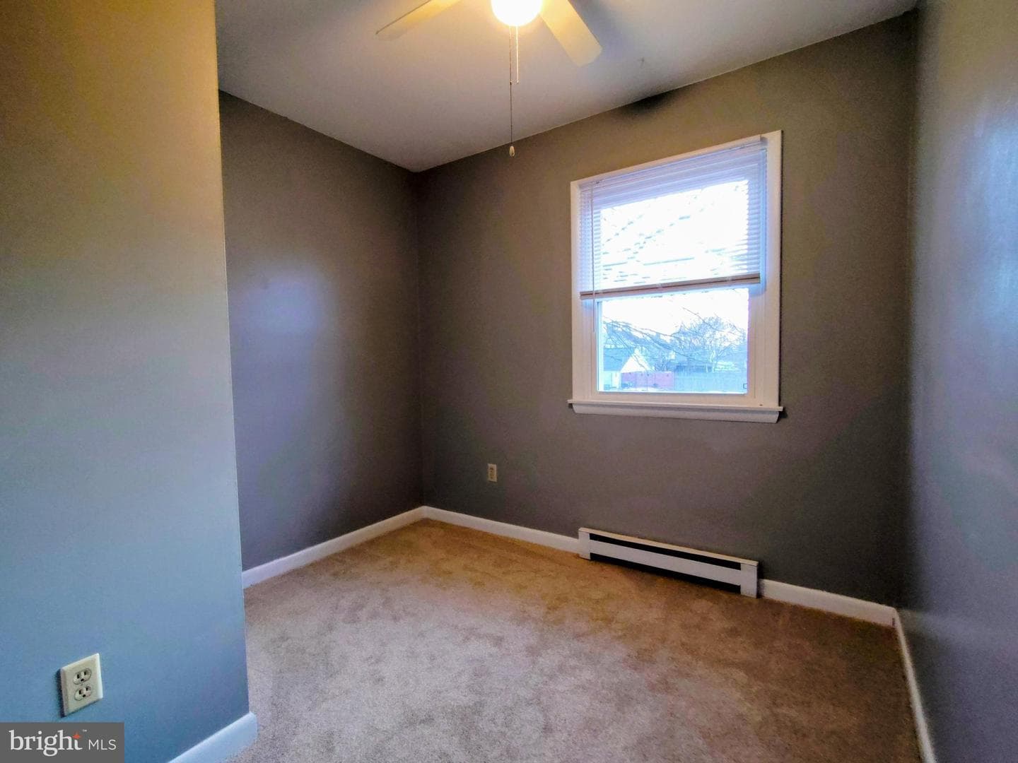 827 S Locust Street photo 20