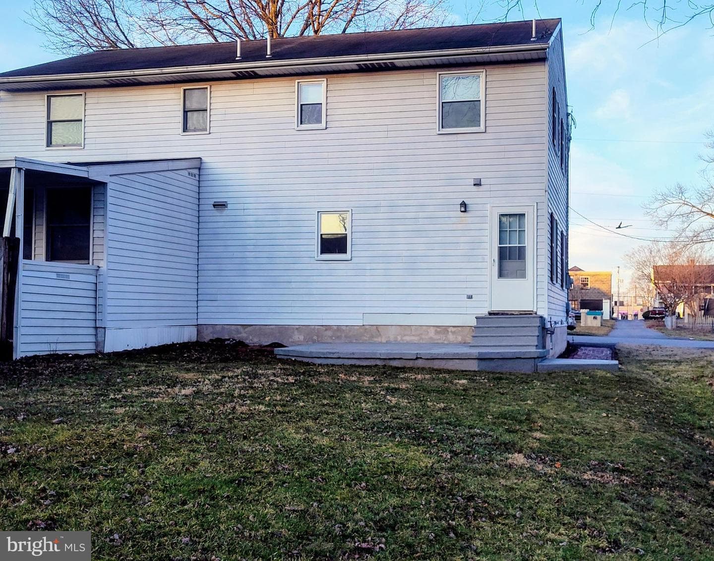 827 S Locust Street photo 24