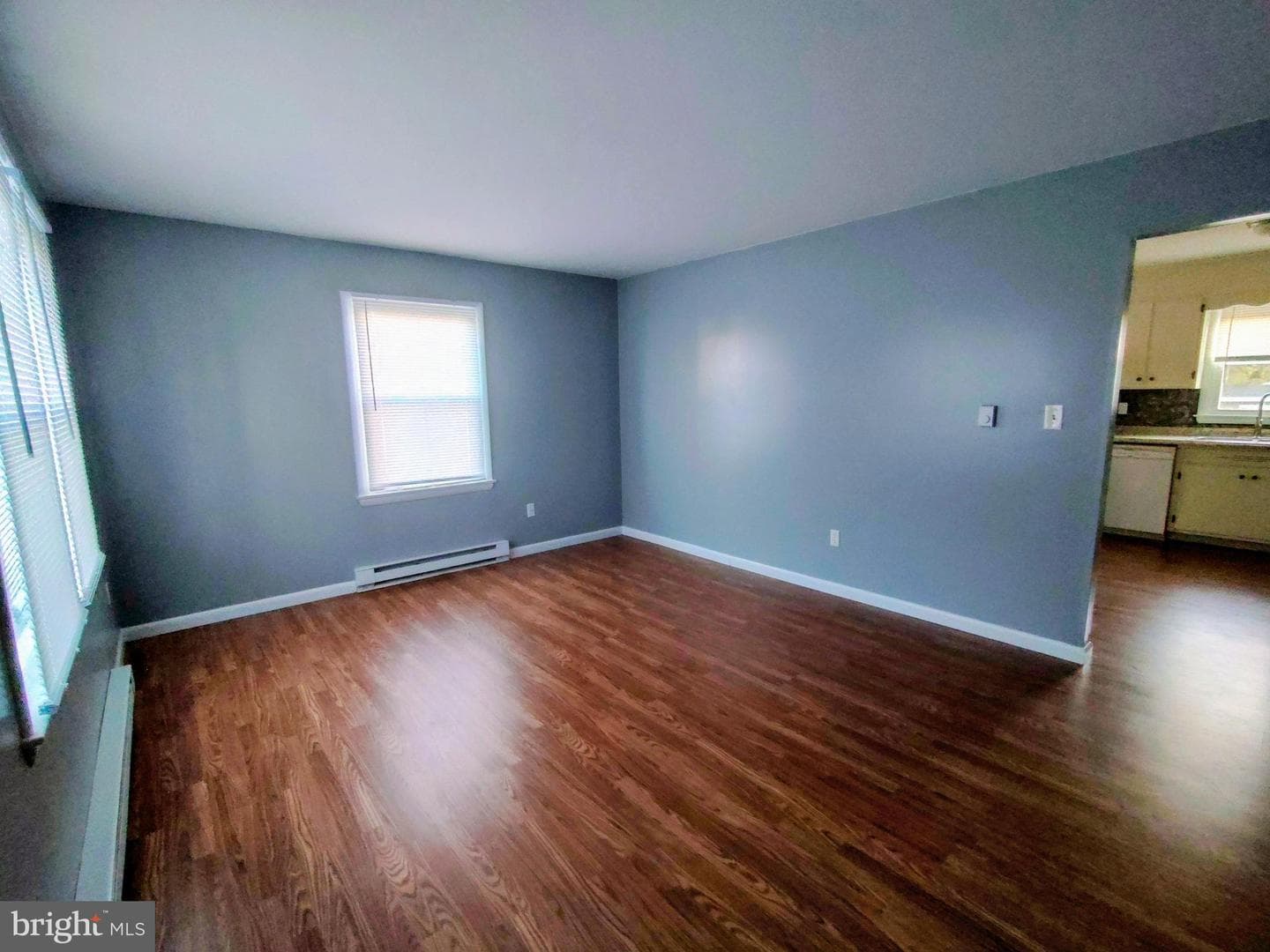 827 S Locust Street photo 5