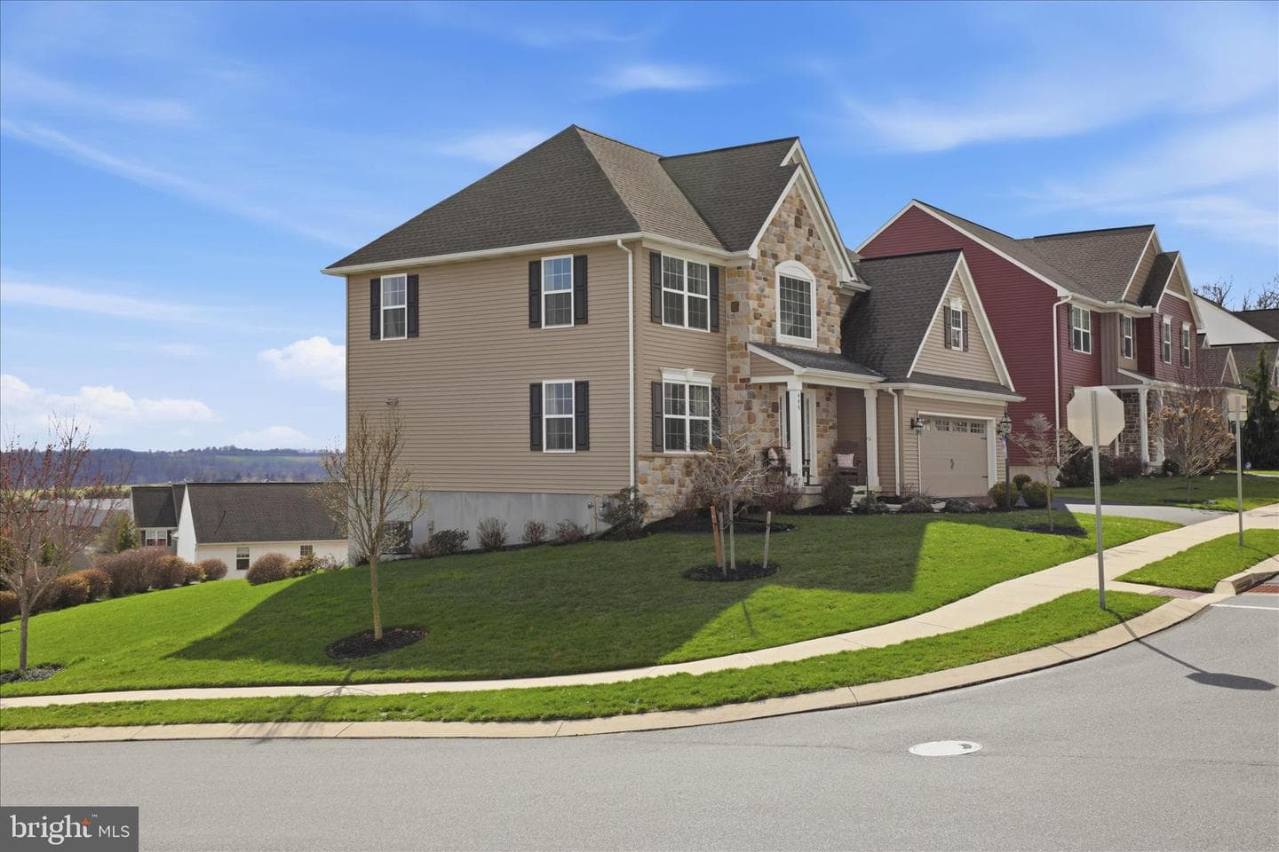 446 Lancer Drive photo 4