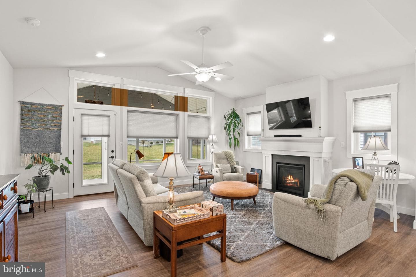 1829 Emerald Way photo 10