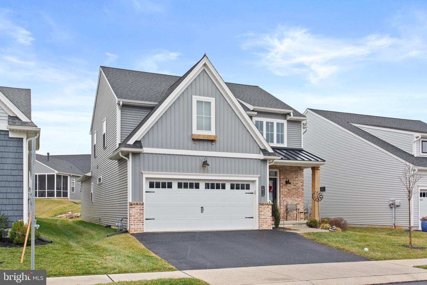 1829 Emerald Way photo 2