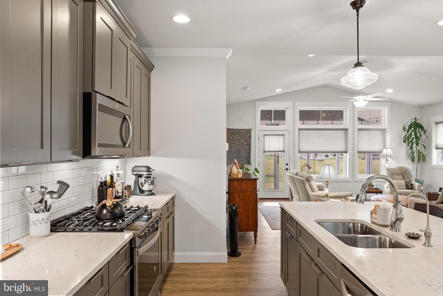 1829 Emerald Way photo 7
