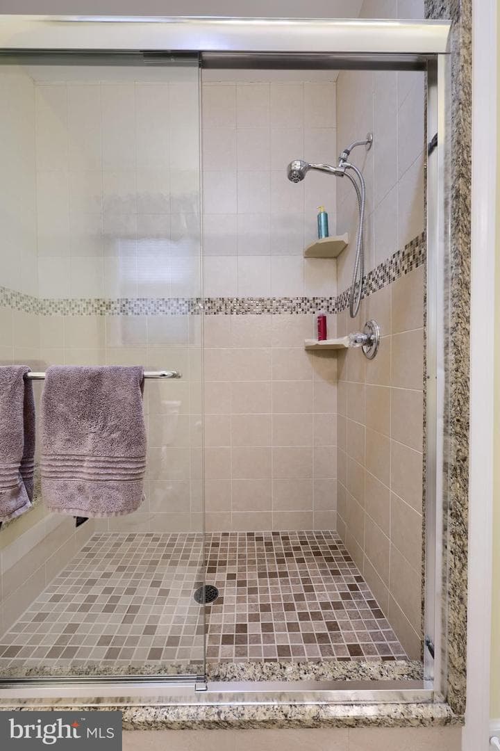 14 Chamberlain Lane photo 18