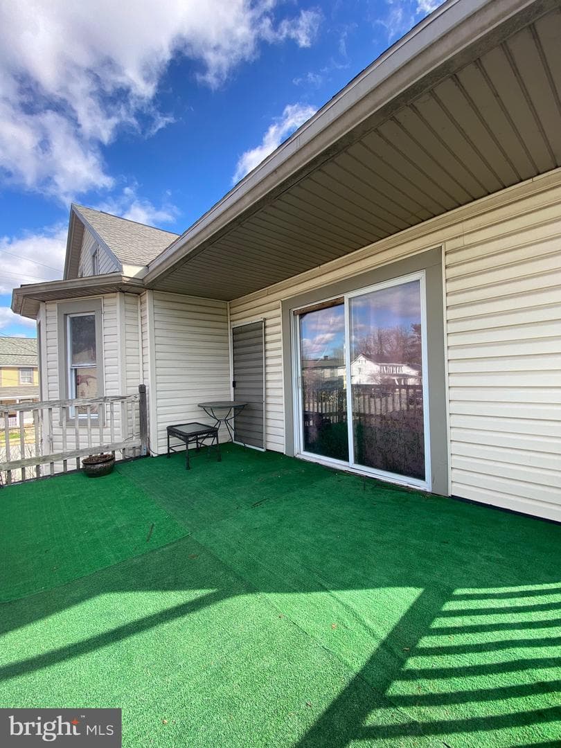 537 W Market Street photo 19