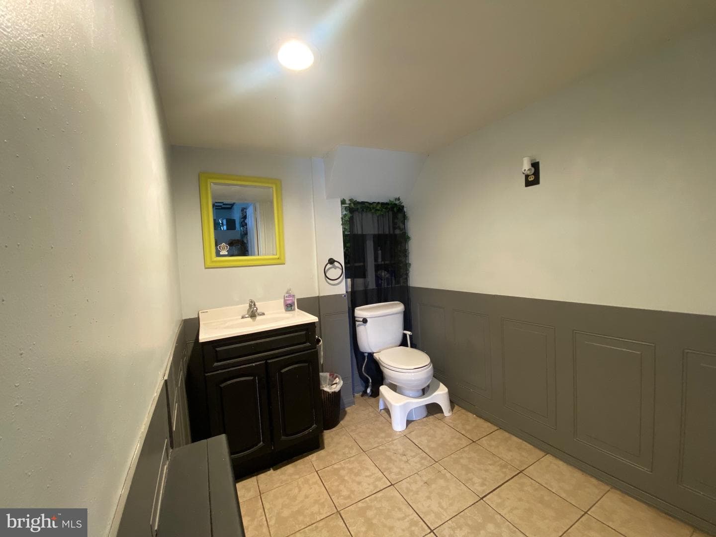 537 W Market Street photo 9