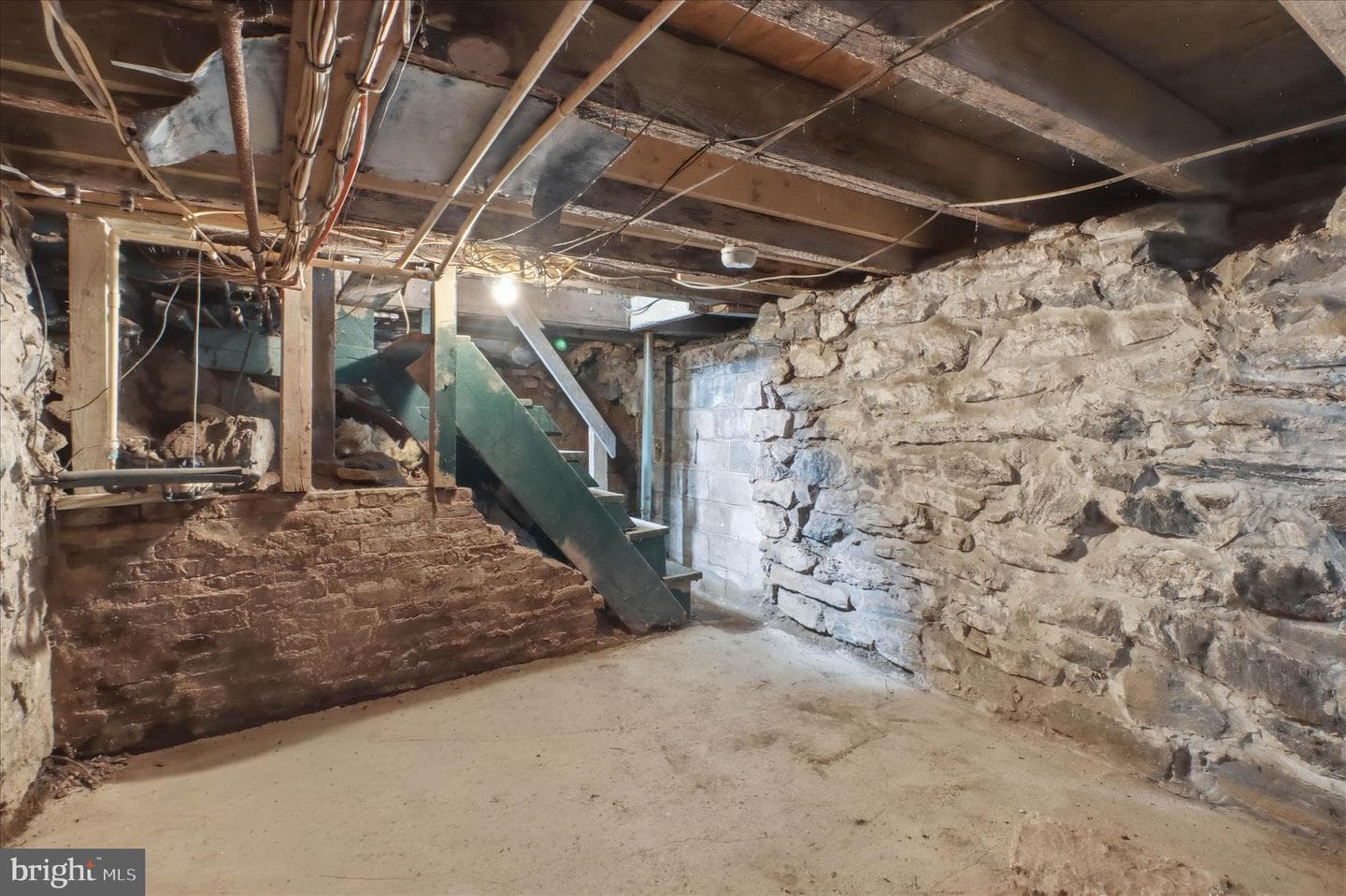 826 Saint Joseph Street photo 35