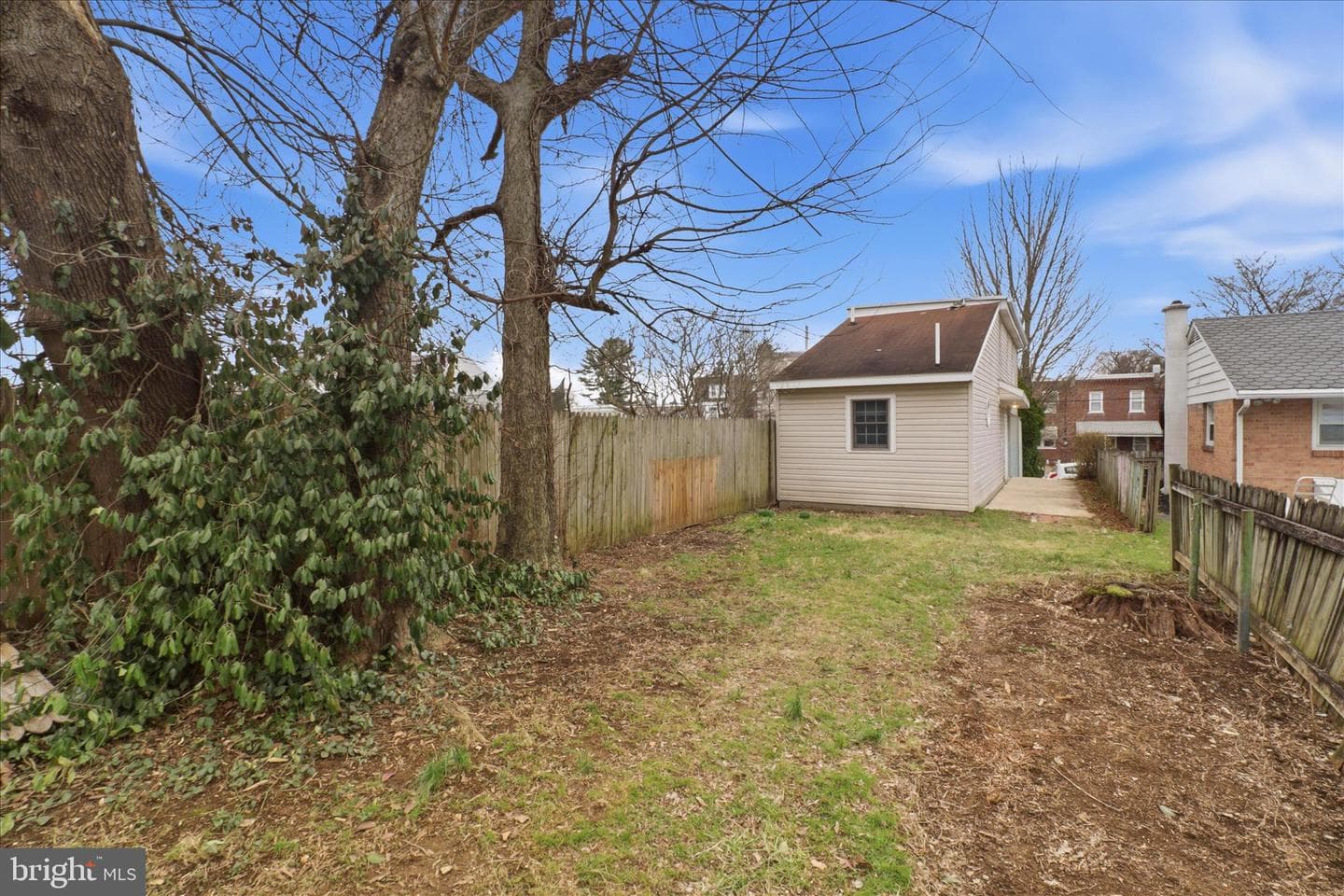 826 Saint Joseph Street photo 37