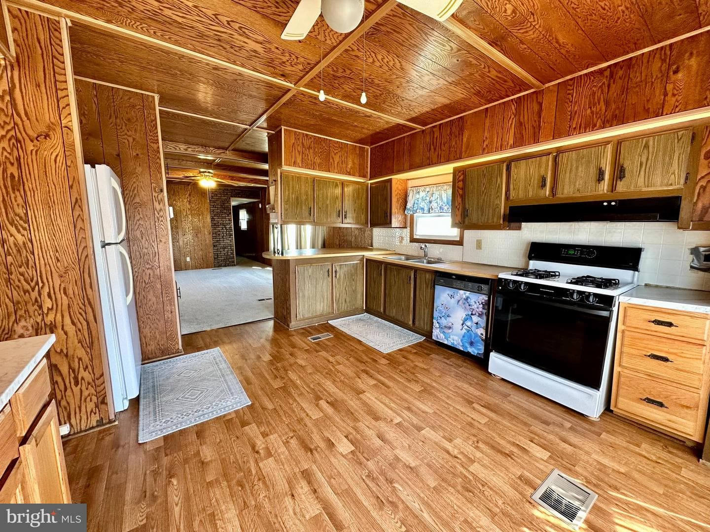 160 Aster Drive photo 12