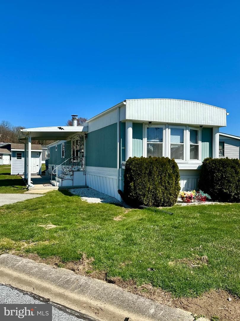 160 Aster Drive photo 4