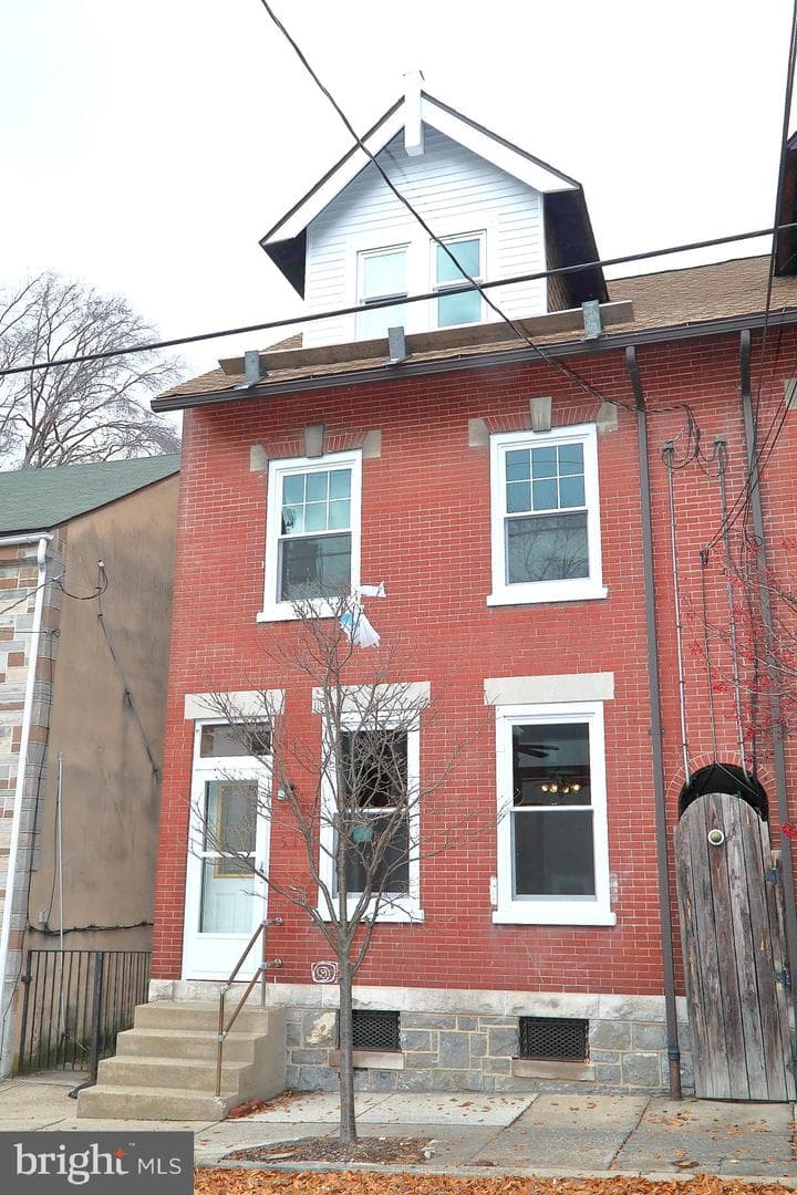 517 Saint Joseph Street photo 2