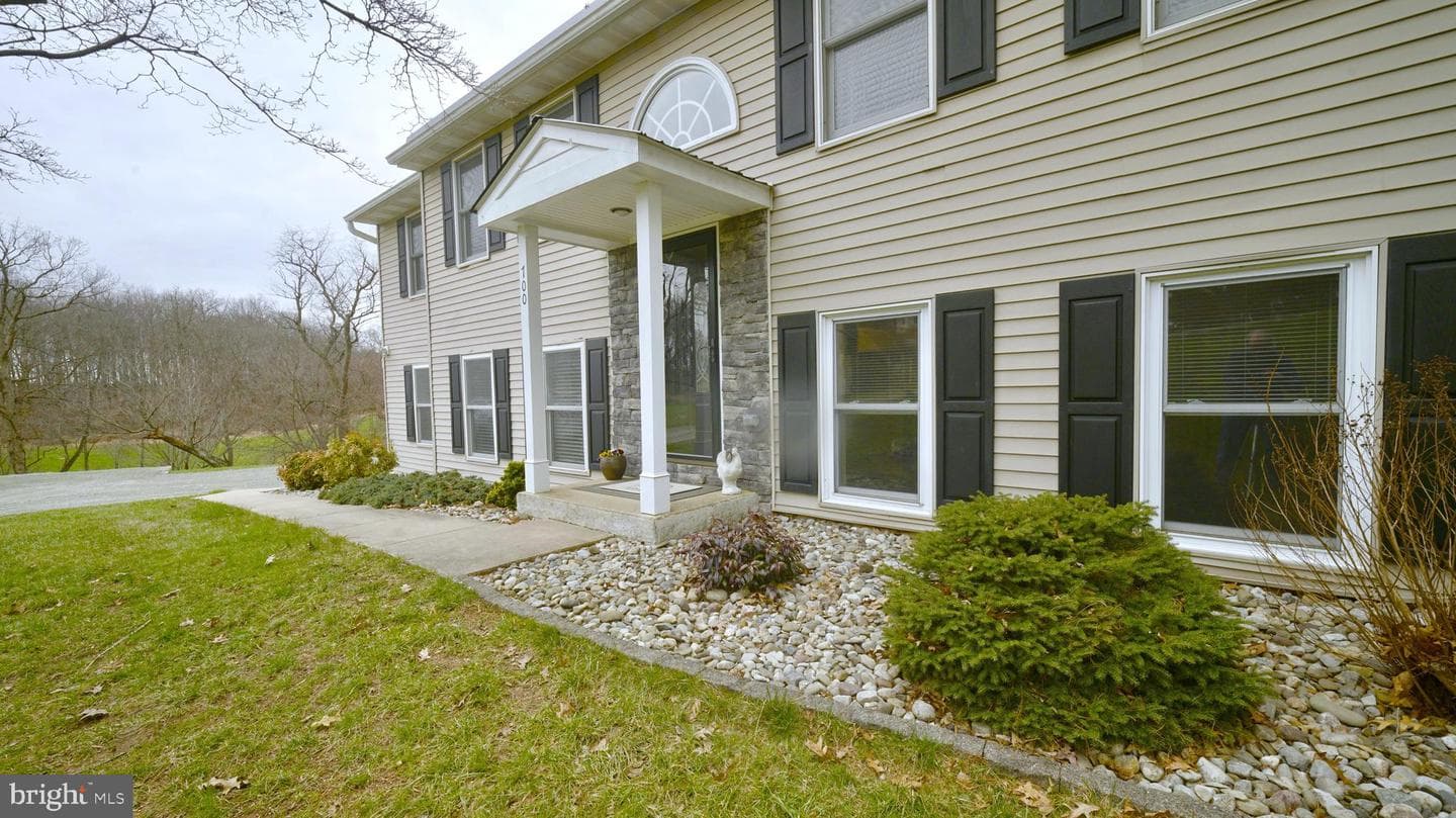 700 King Pen Road photo 3