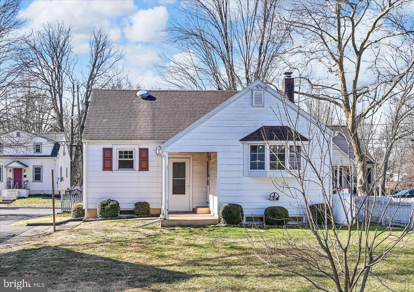 211 Noble Street photo 22
