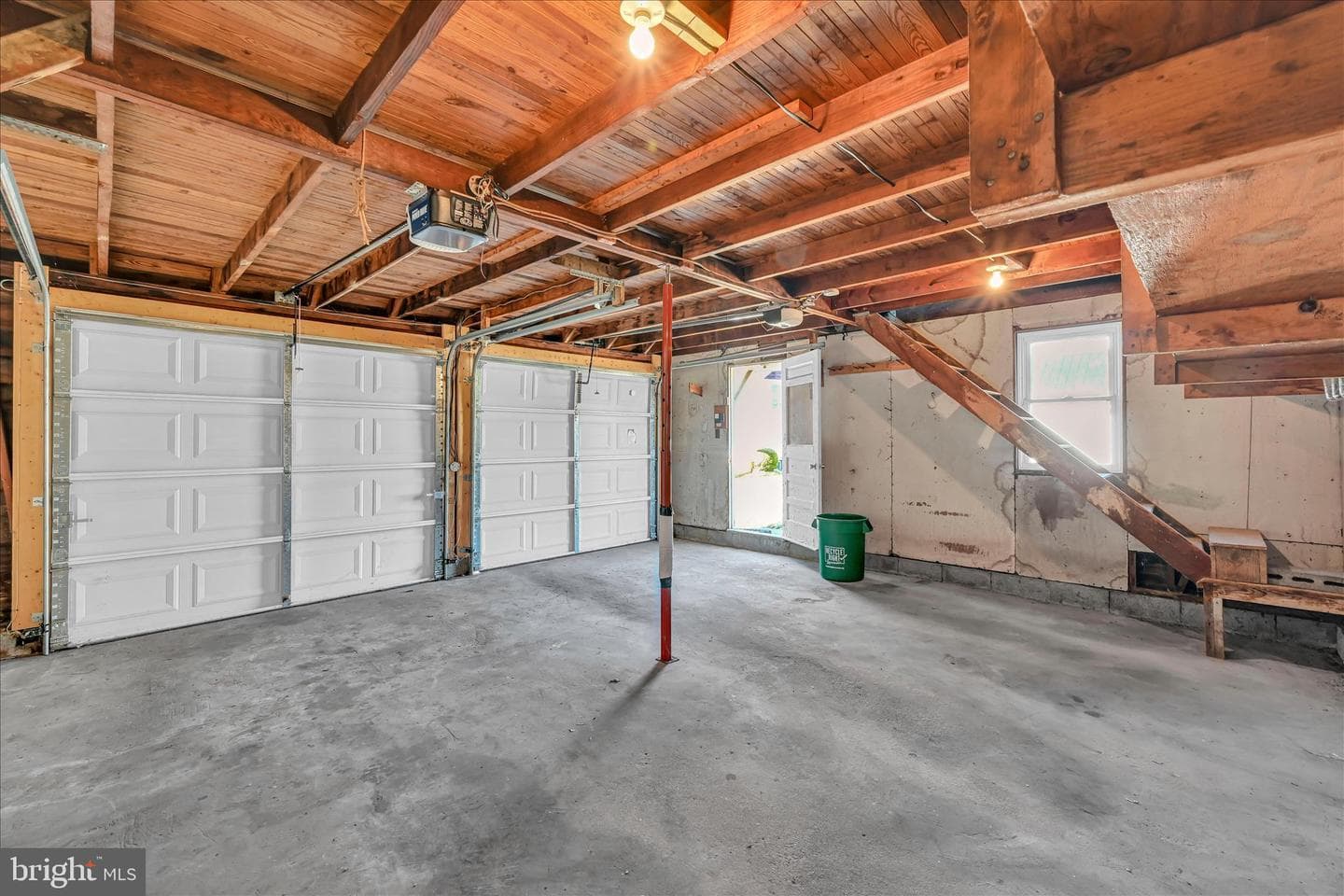 211 Noble Street photo 24