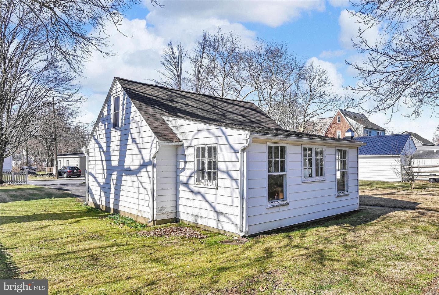 211 Noble Street photo 26