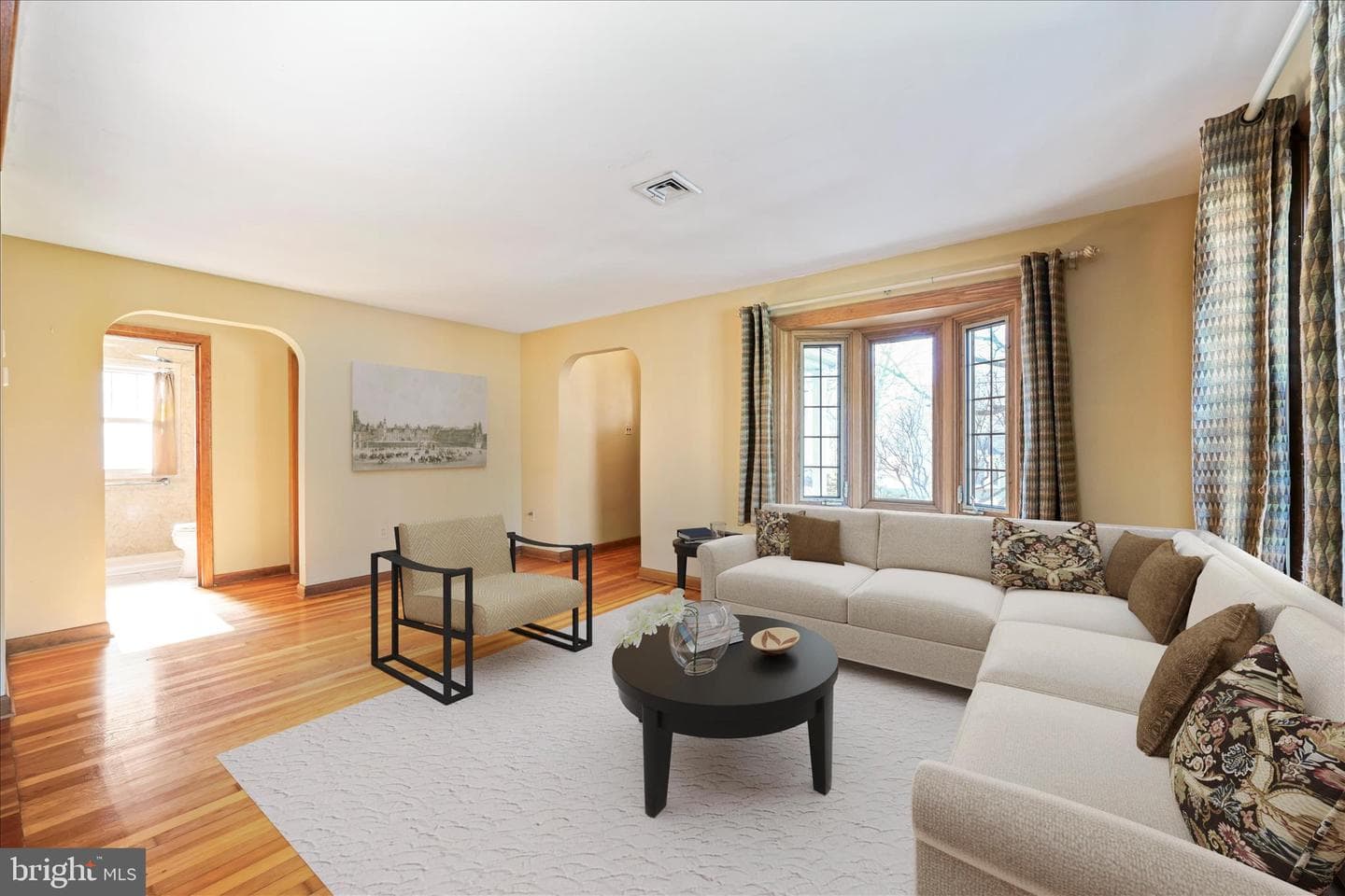 211 Noble Street photo 4