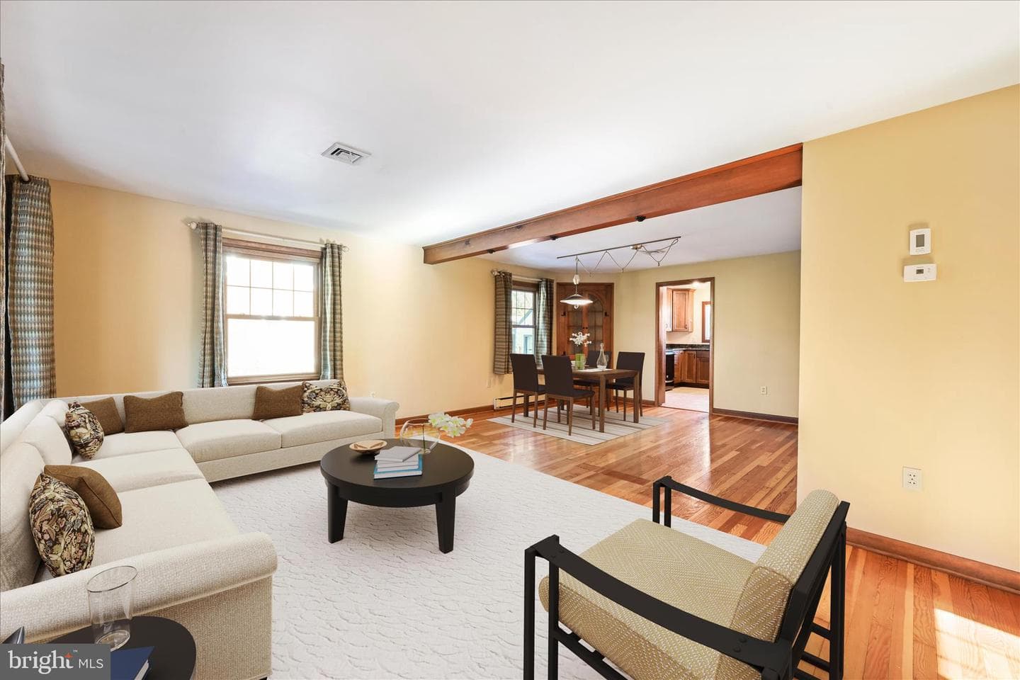 211 Noble Street photo 5