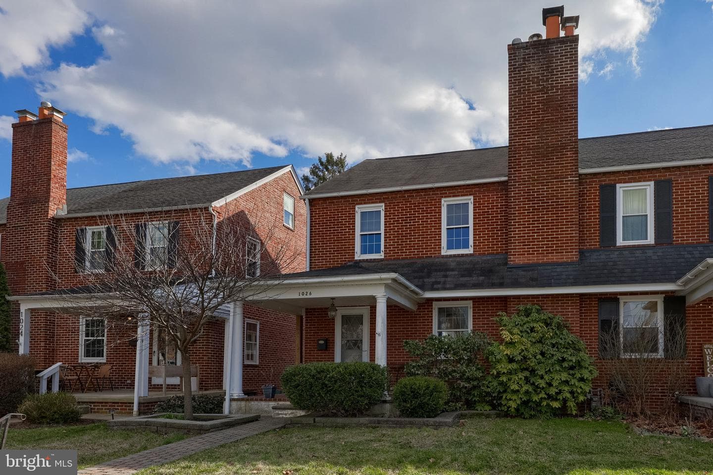 1026 W Ross Street photo 3